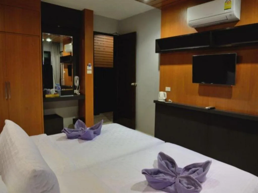 Bed in The Breeze Lipe Resort