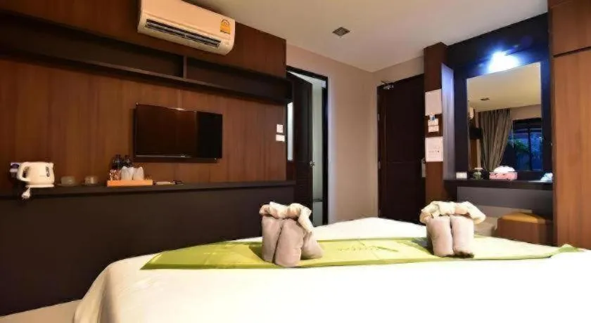 Bed in The Breeze Lipe Resort