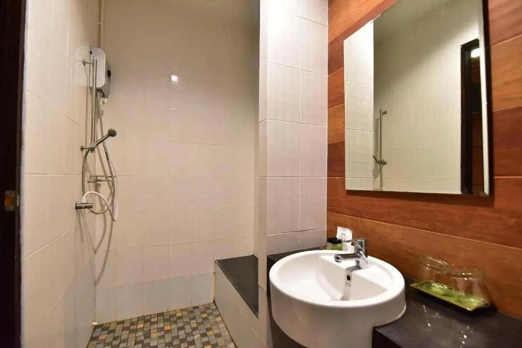 The Breeze Lipe Resort