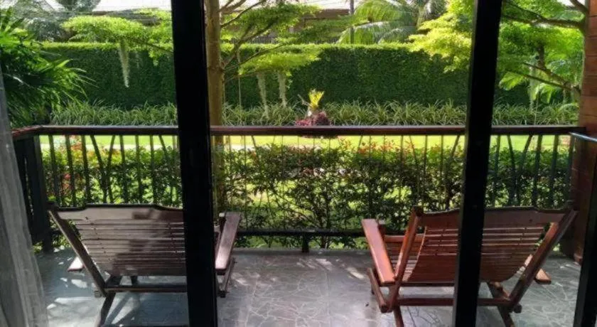 The Breeze Lipe Resort