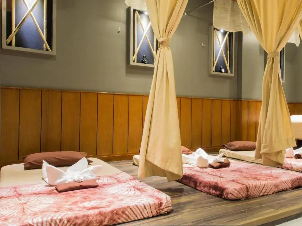 Bed in Mansion Garden Hotel Bed in Mansion Garden Hotel