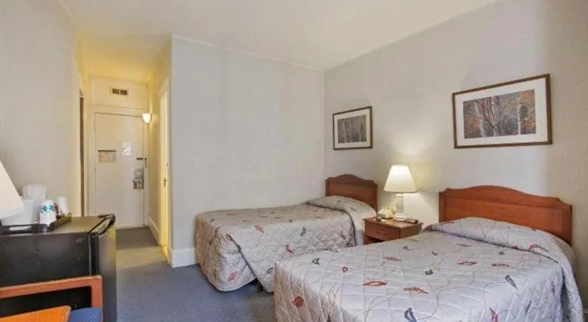 Bed in Hotel Harrington