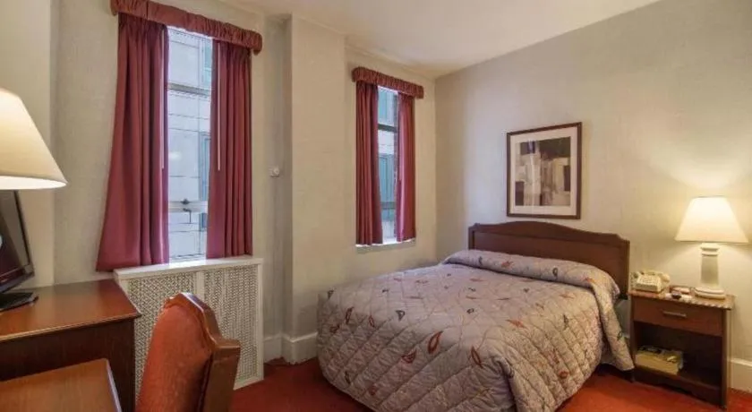 Bed in Hotel Harrington