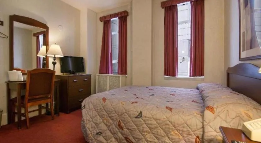 Bed in Hotel Harrington