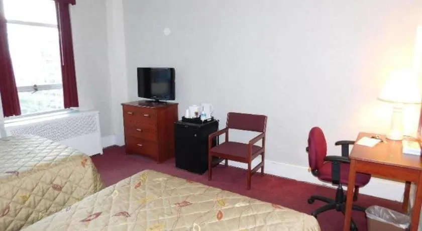 Bed in Hotel Harrington