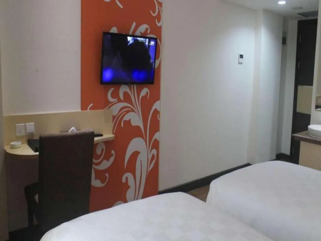 Bed in Dalton Hotel Makassar