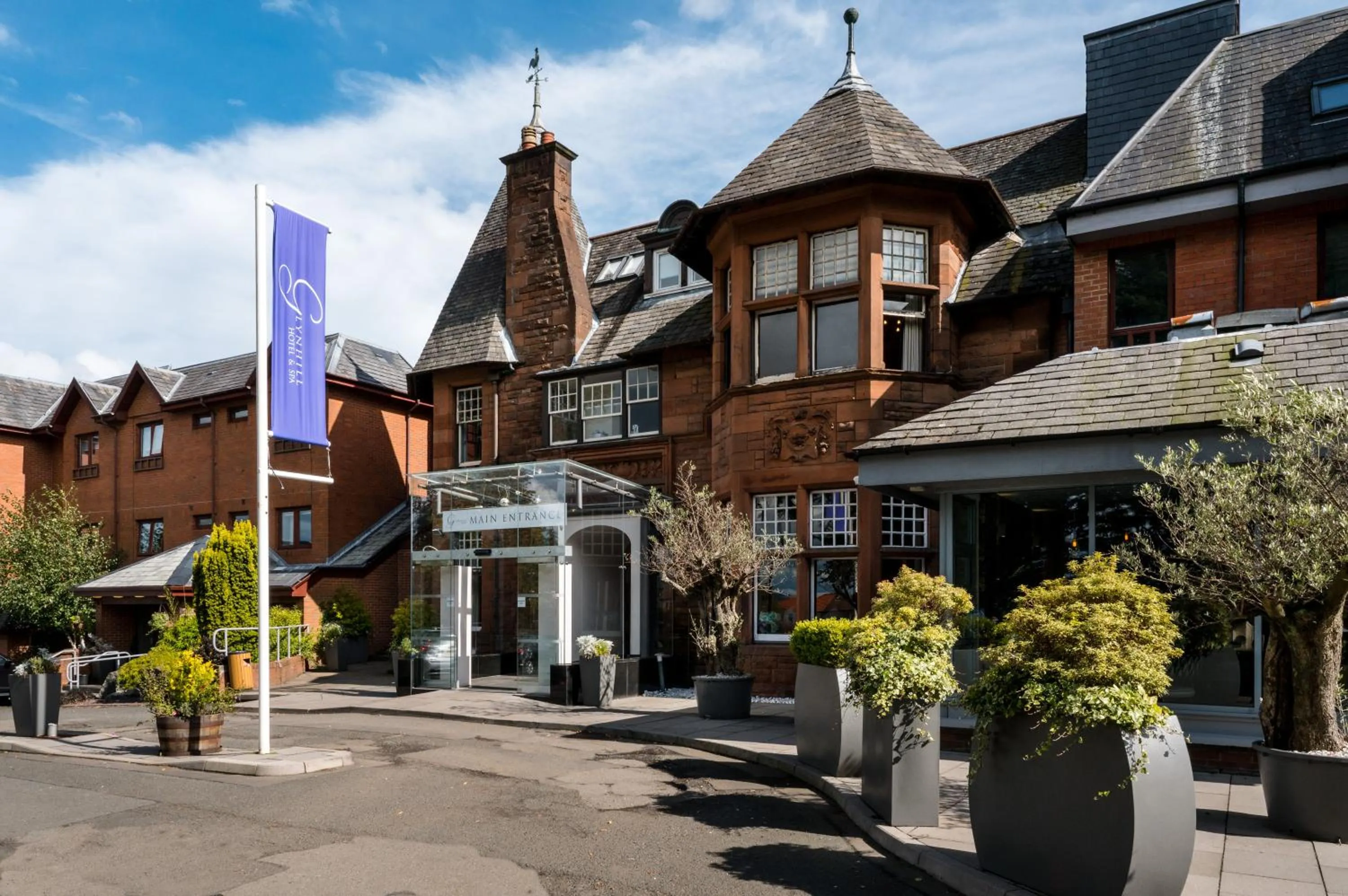 Property building in Glynhill Hotel & Spa near Glasgow Airport