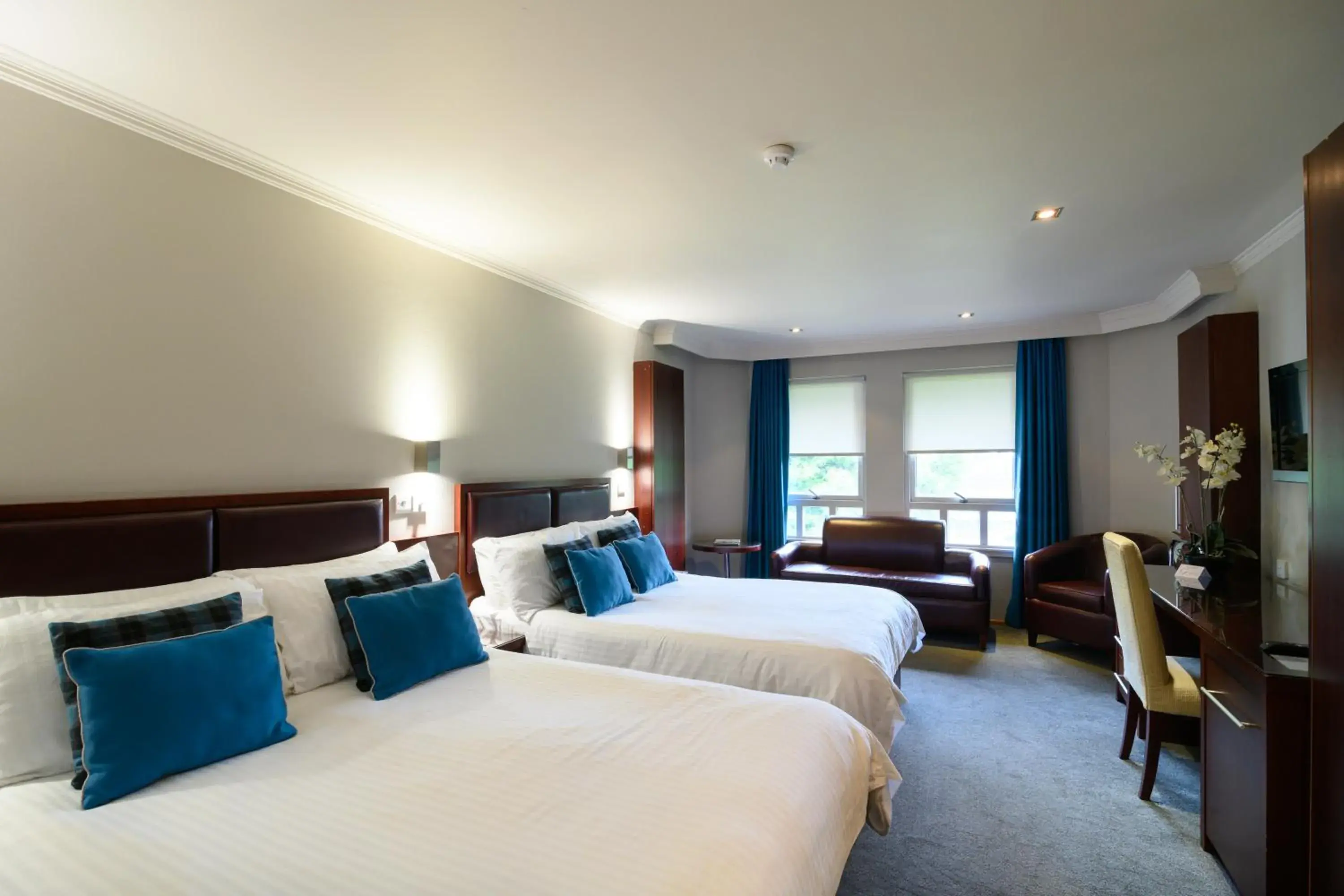 Bed in Glynhill Hotel & Spa near Glasgow Airport Bed in Glynhill Hotel & Spa near Glasgow Airport
