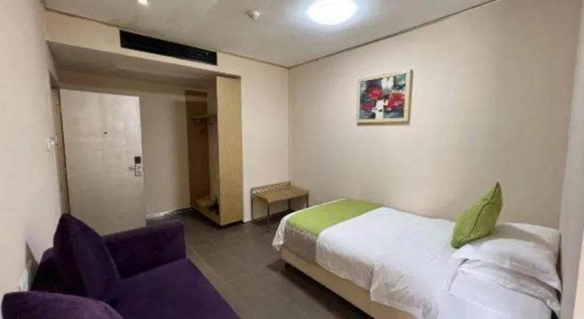 Bed in GreenTree Alliance Shenzhen Shekou Sea World Taizi Road Hotel