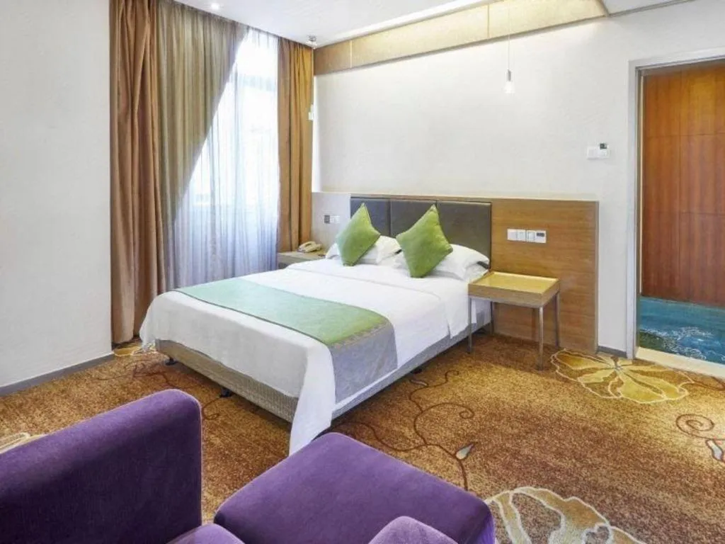 Bed in GreenTree Alliance Shenzhen Shekou Sea World Taizi Road Hotel