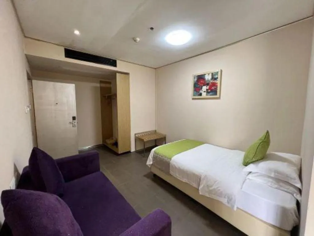 Bed in GreenTree Alliance Shenzhen Shekou Sea World Taizi Road Hotel