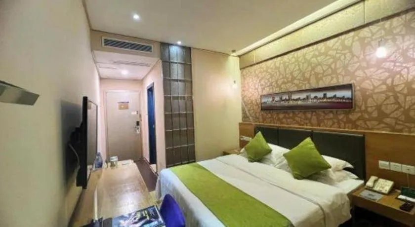 Bed in GreenTree Alliance Shenzhen Shekou Sea World Taizi Road Hotel