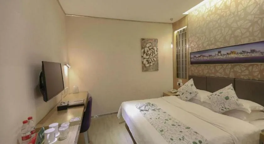 Bed in GreenTree Alliance Shenzhen Shekou Sea World Taizi Road Hotel
