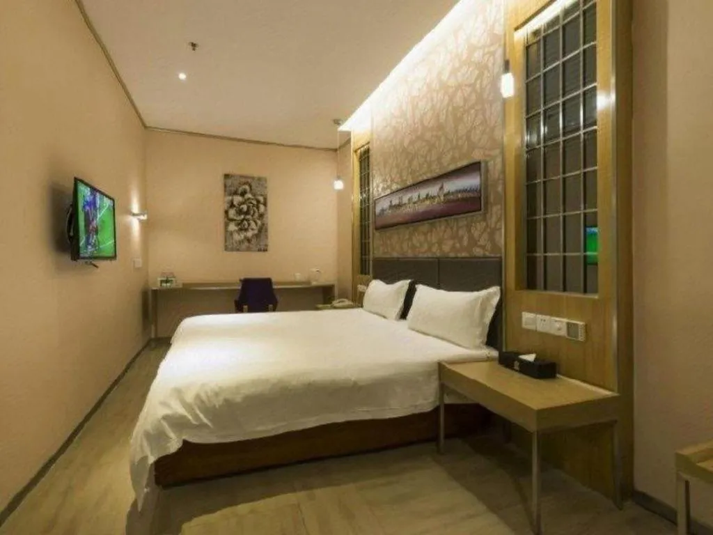 Bed in GreenTree Alliance Shenzhen Shekou Sea World Taizi Road Hotel