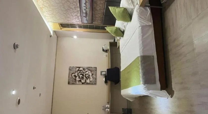 Bed in GreenTree Alliance Shenzhen Shekou Sea World Taizi Road Hotel