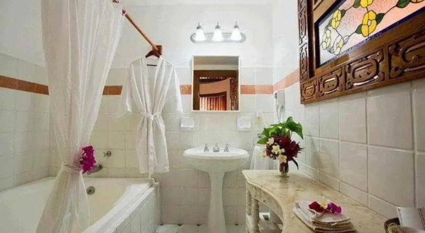 Mayaland Hotel & Bungalows