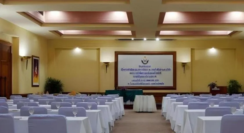 Lake View Hotel And Golf Club