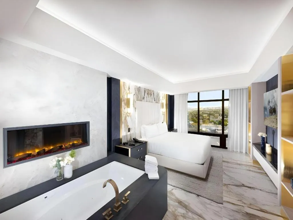 Bed in Peppermill Resort Spa Casino