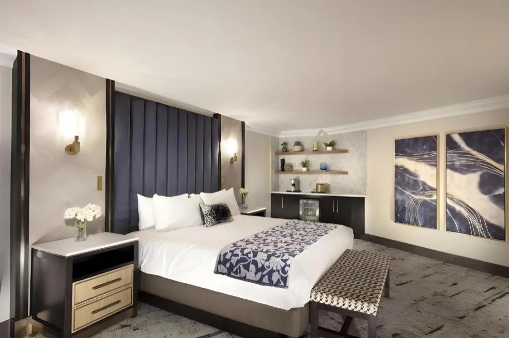 Bed in Peppermill Resort Spa Casino