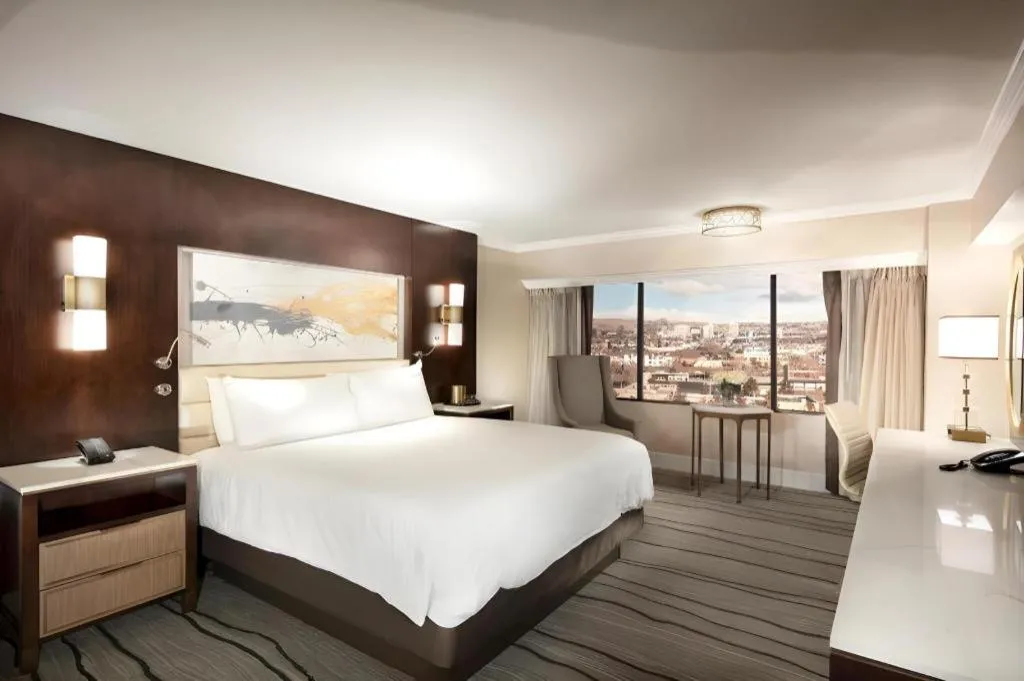 Bed in Peppermill Resort Spa Casino