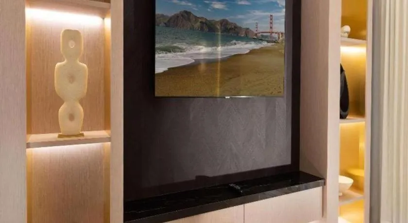 Bed in Peppermill Resort Spa Casino