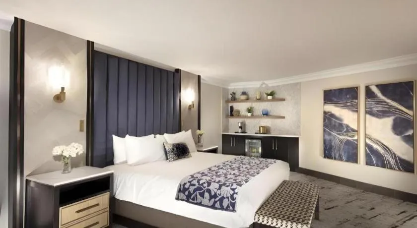 Bed in Peppermill Resort Spa Casino