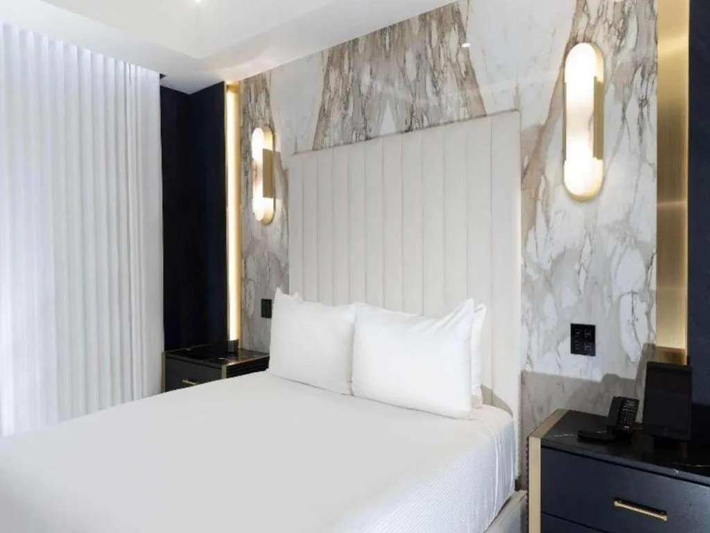 Bed in Peppermill Resort Spa Casino