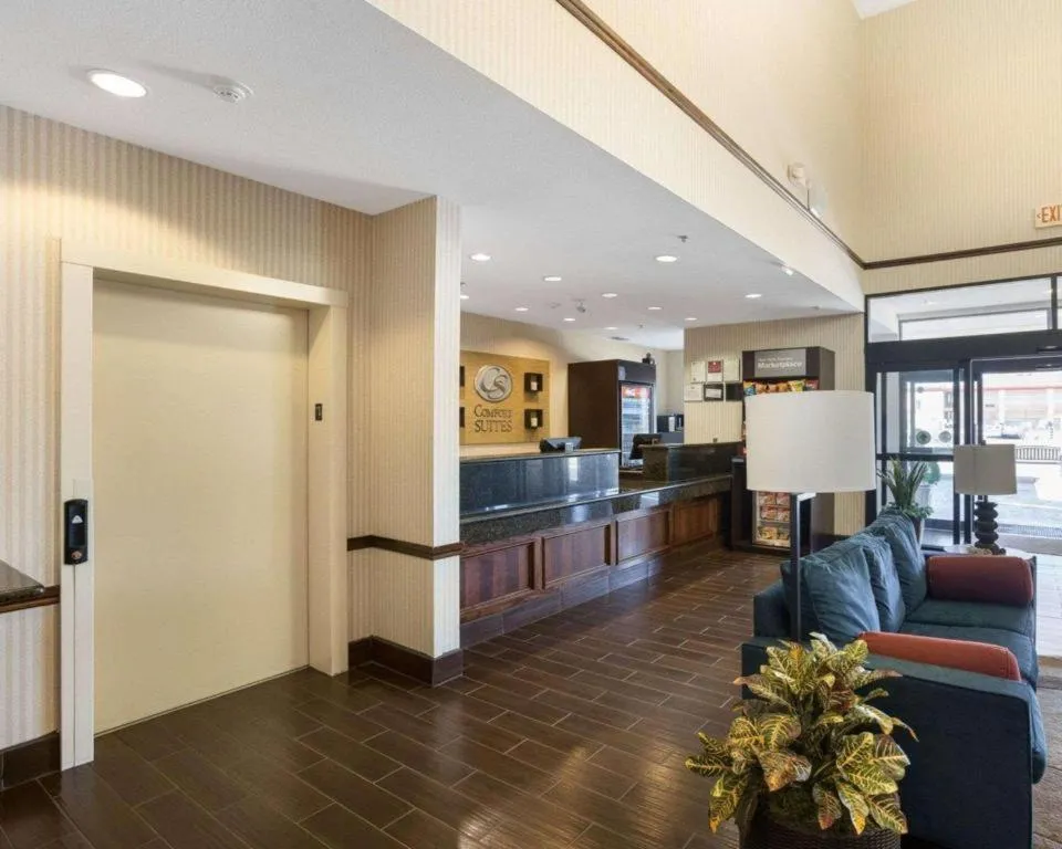 Comfort Suites Plainview