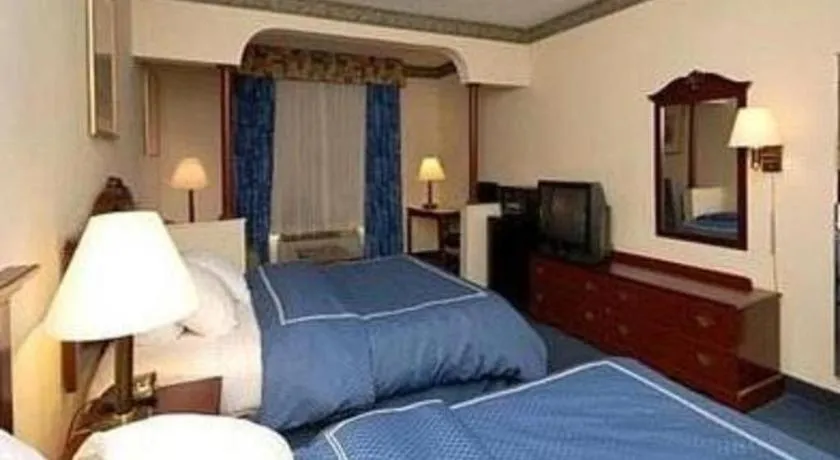 Bed in Comfort Suites Plainview