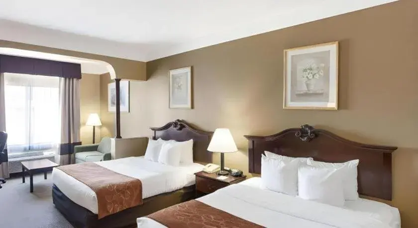 Bed in Comfort Suites Bed in Comfort Suites