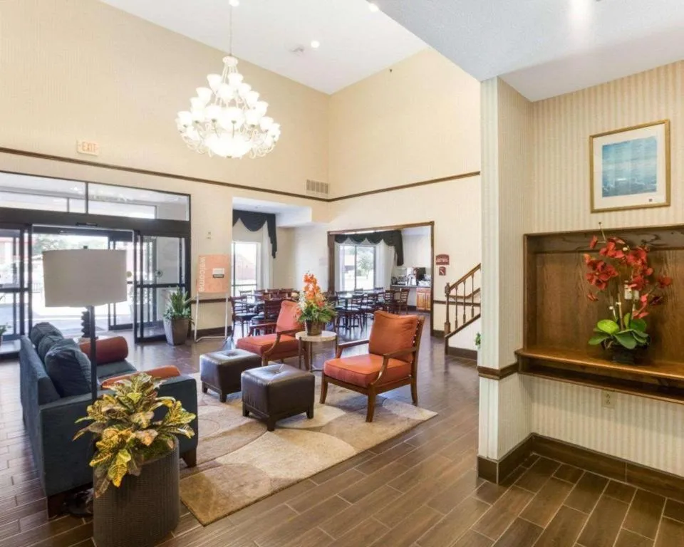 Comfort Suites Plainview