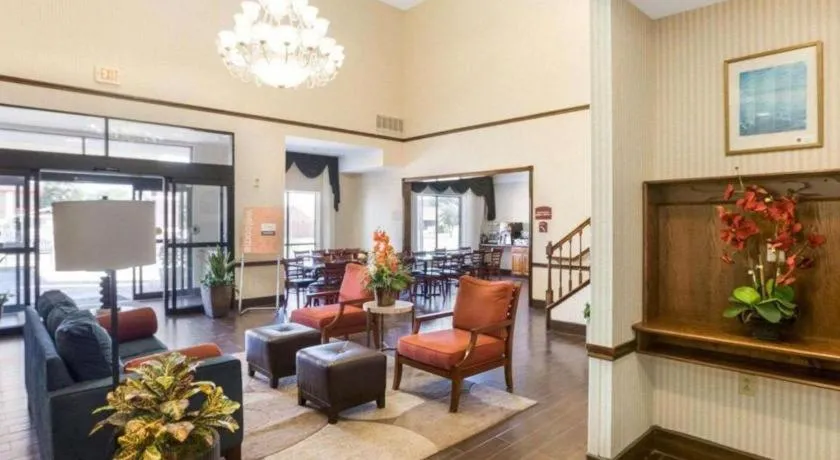 Comfort Suites Plainview