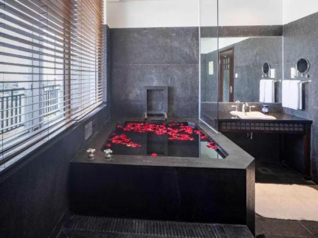 Riyuegu Hotsprings Resort