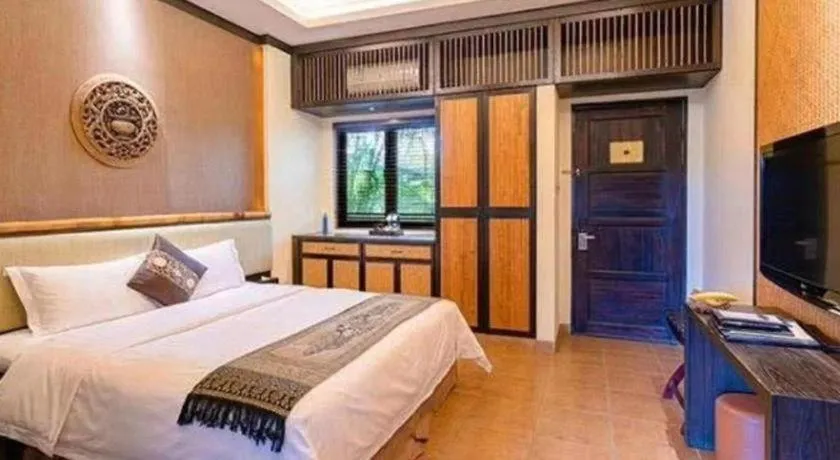 Bed in Riyuegu Hotsprings Resort