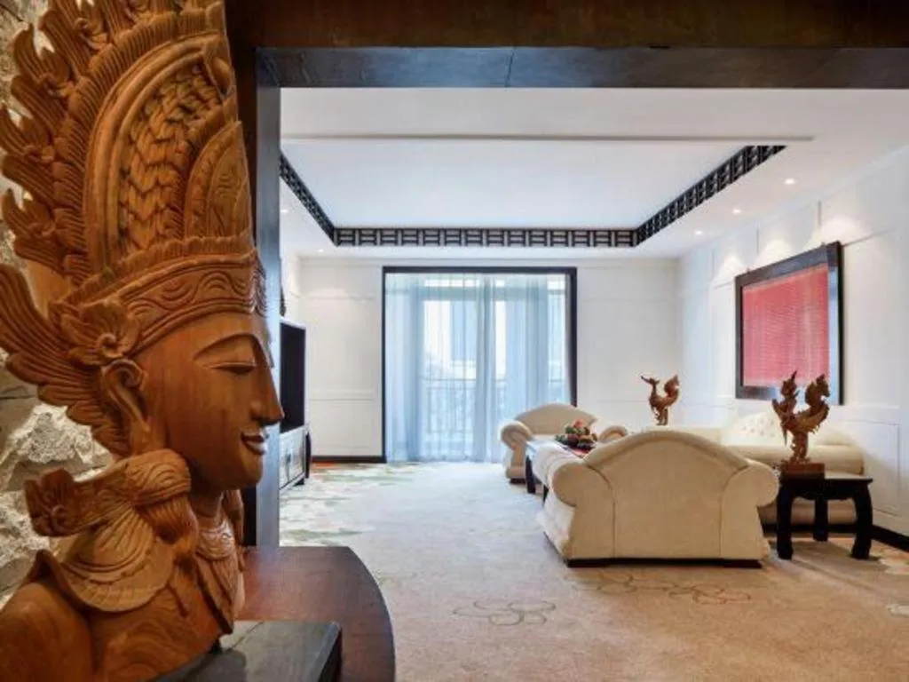 Bed in Riyuegu Hotsprings Resort