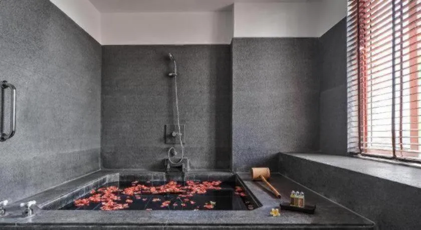 Riyuegu Hotsprings Resort