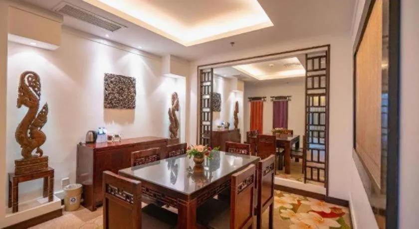 Riyuegu Hotsprings Resort