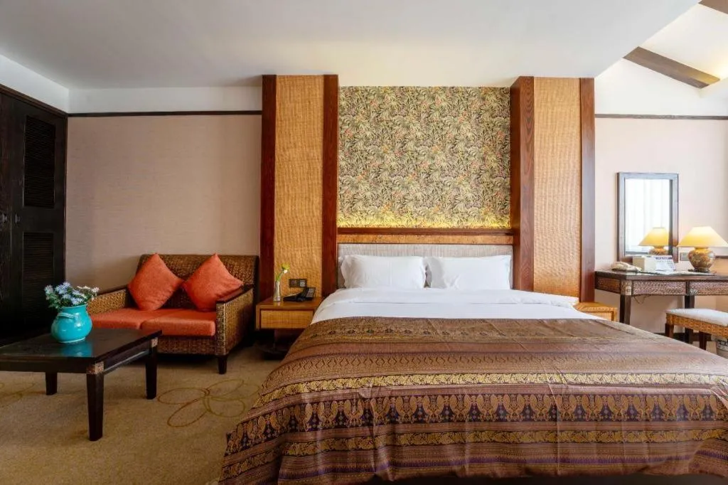 Bed in Riyuegu Hotsprings Resort