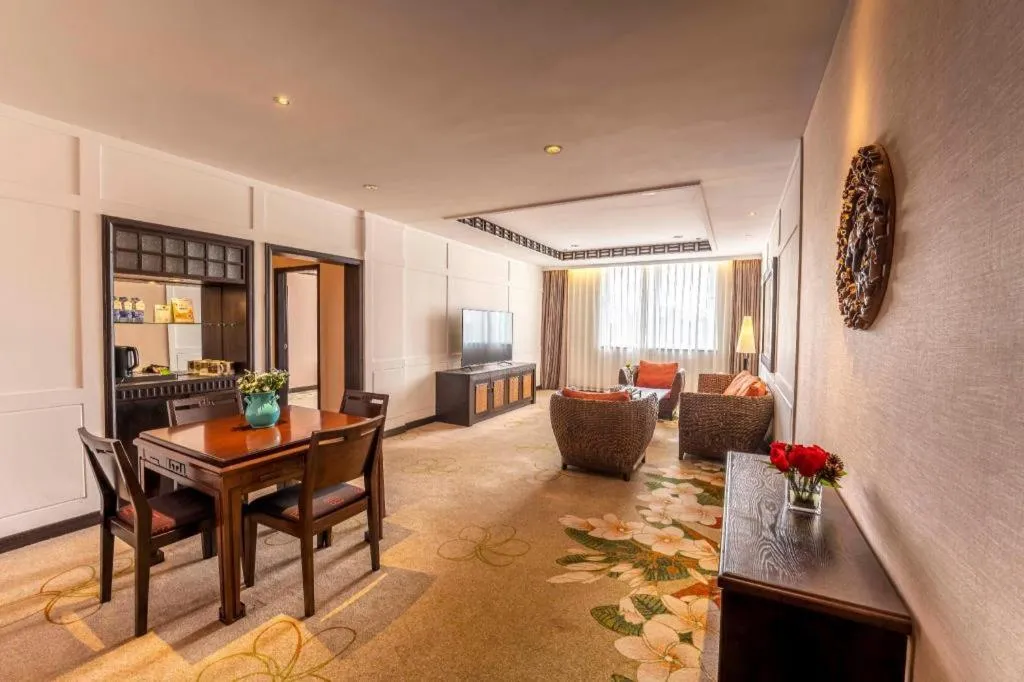 Riyuegu Hotsprings Resort