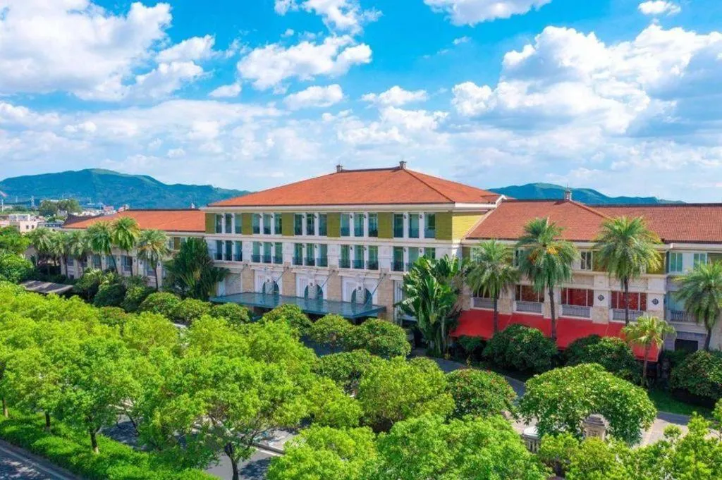 Riyuegu Hotsprings Resort