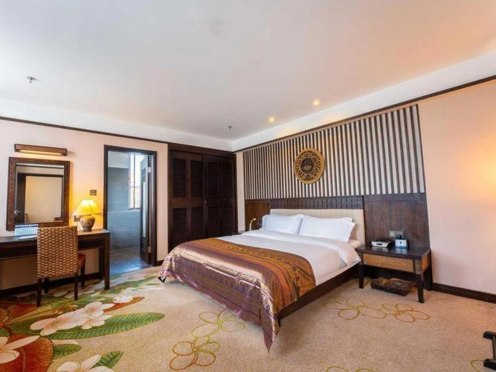 Bed in Riyuegu Hotsprings Resort