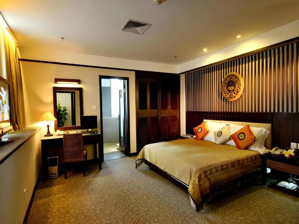 Bed in Riyuegu Hotsprings Resort