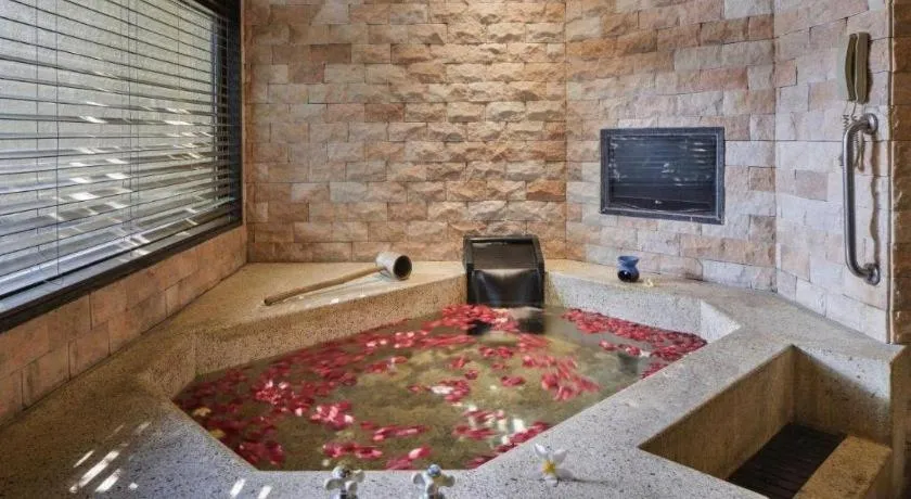 Riyuegu Hotsprings Resort