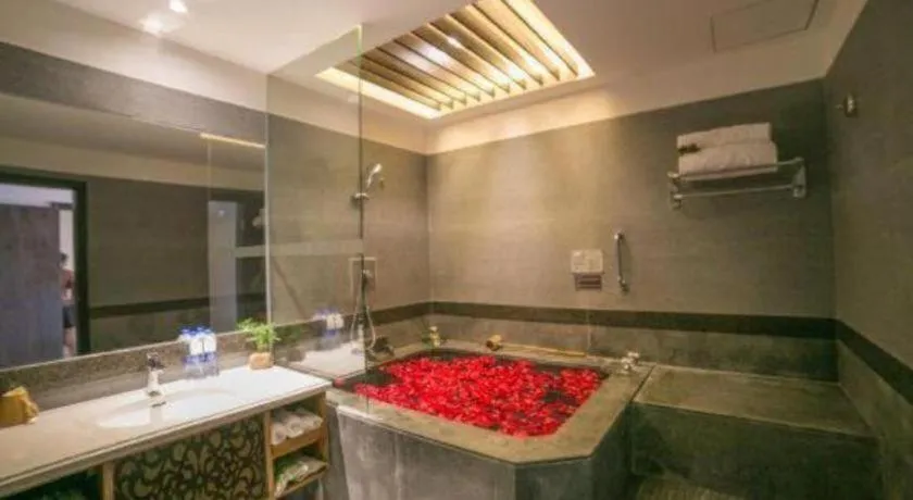 Riyuegu Hotsprings Resort