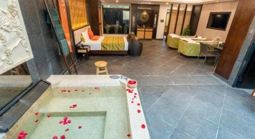 Riyuegu Hotsprings Resort