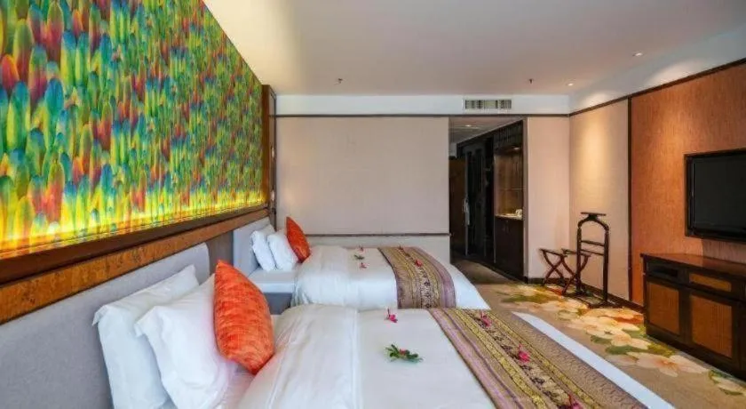 Bed in Riyuegu Hotsprings Resort