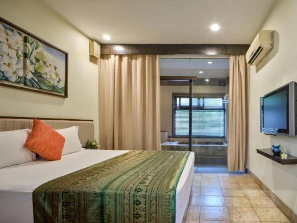 Bed in Riyuegu Hotsprings Resort