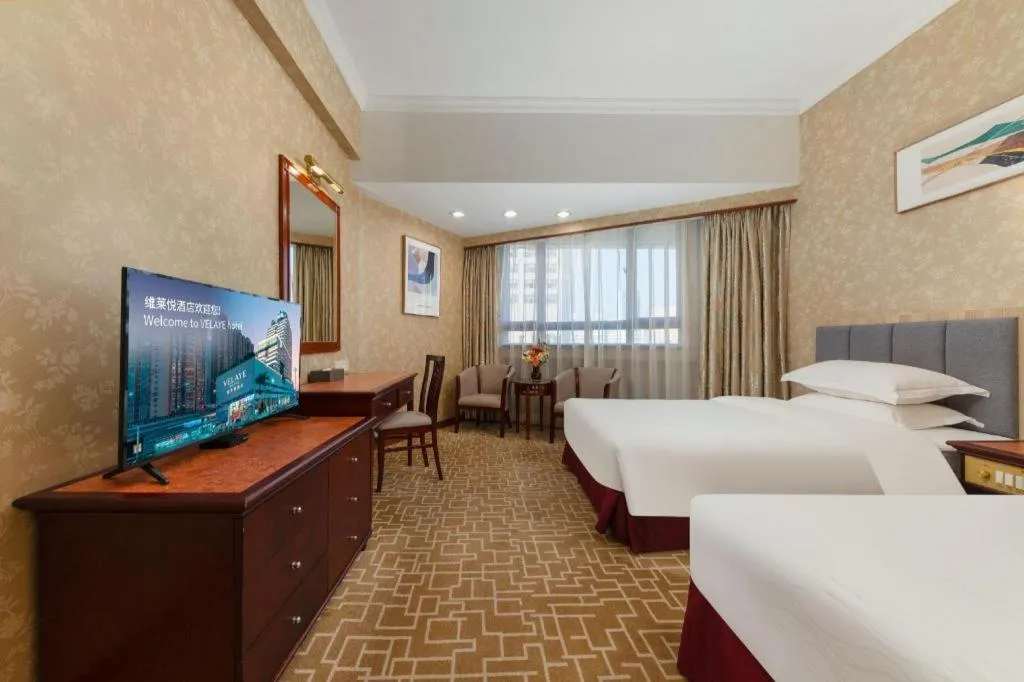 Bed in Century Plaza Hotel