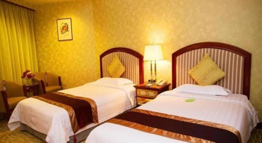 Bed in Century Plaza Hotel