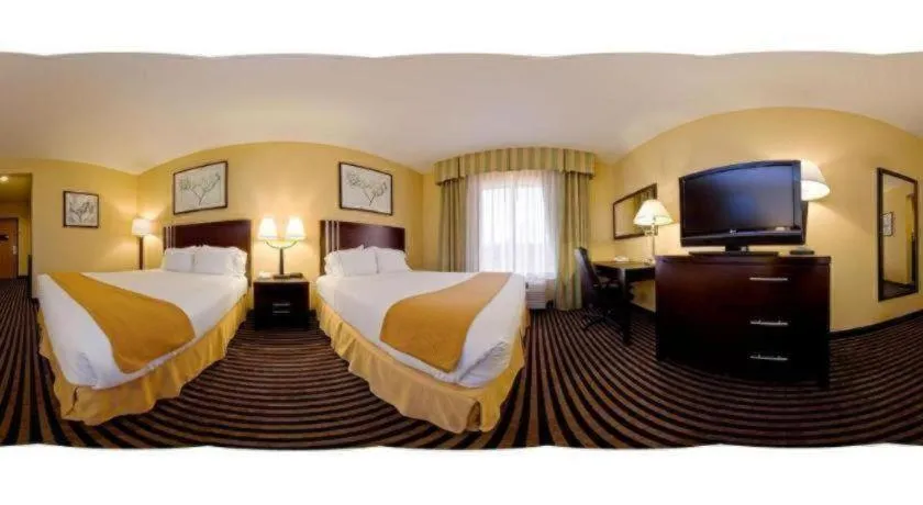 Bed in Holiday Inn Express Crockett By IHG